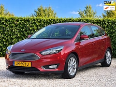 Ford Focus - 1.5 Titanium 4cil/Trekhaak/Navi/Keyless/Climate