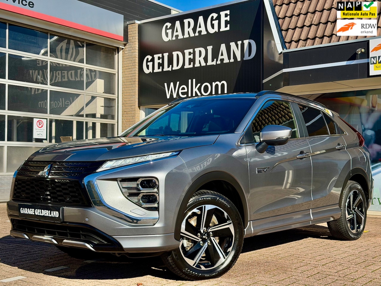 Mitsubishi Eclipse Cross - 2.4 PHEV Instyle | Bi-Xenon | Full-Led | Navi | Camera | Cruise | Apple/Android | Climate - AutoWereld.nl