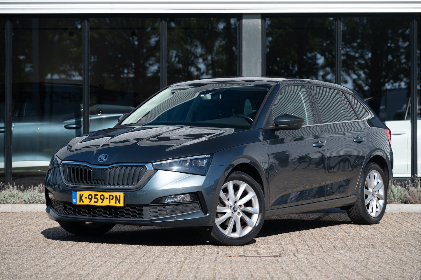 Skoda Scala - 1.0 TSI Style | Trekhaak | Camera | PDC V+A | Stoelverw. | AppConnect - AutoWereld.nl