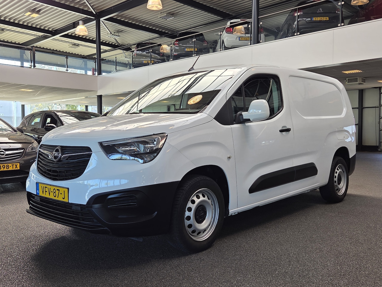 Opel Combo - 1.5D L2H1 Edition / Carplay / PDC / DAB+ - AutoWereld.nl
