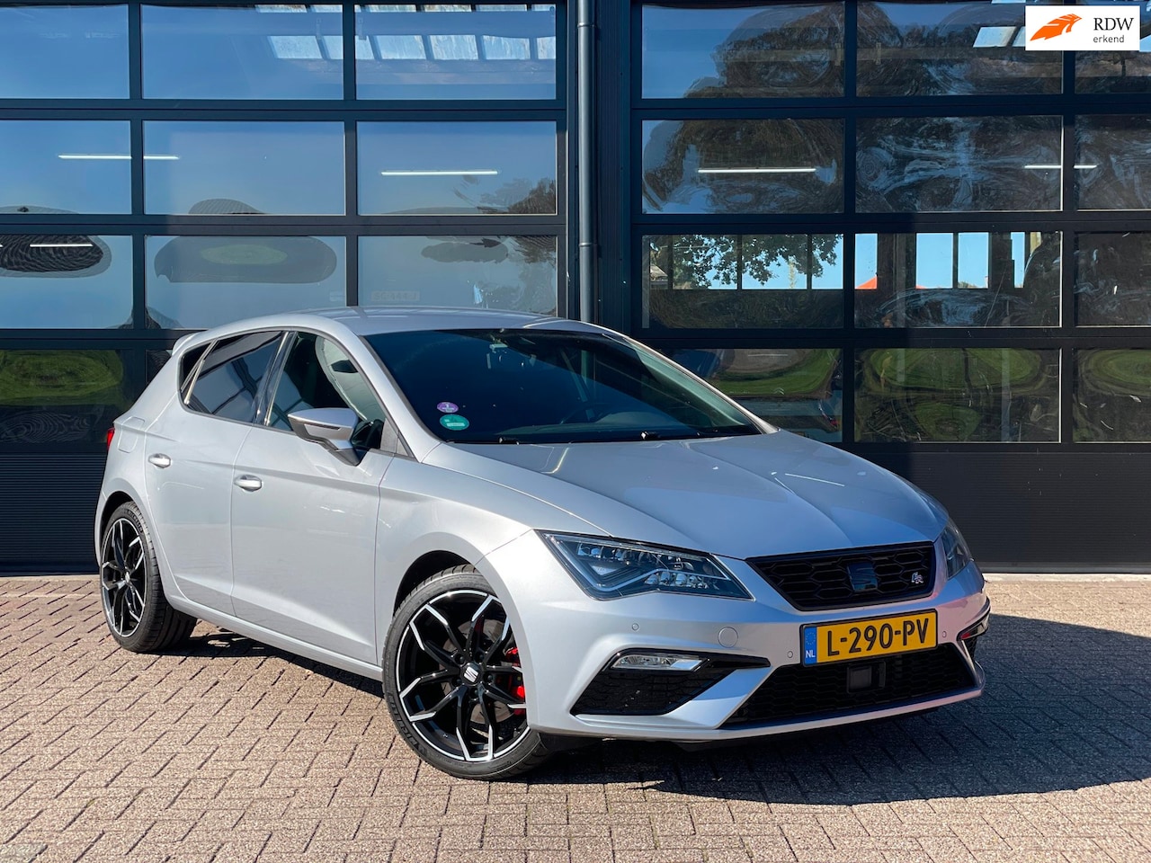 SEAT Leon ST - 2.0 TSI FR |290PK|EBC Remmen|Sfeerverlichting|BeatsAudio - AutoWereld.nl