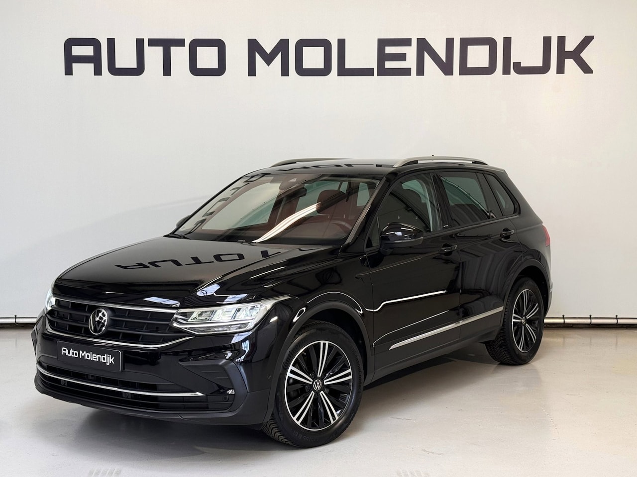 Volkswagen Tiguan - 1.5 TSI Navi / Led / Camera / Trekhaak / Stoelverw. / 18 inch - AutoWereld.nl