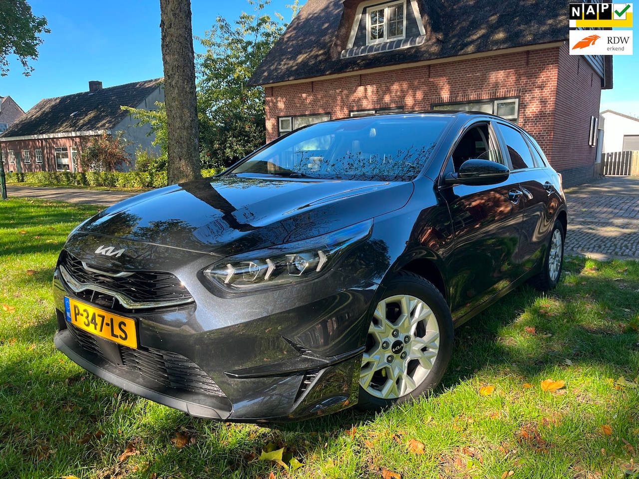 Kia Cee'd - Ceed 1.0 T-GDi DynamicPlusLine 1e Eig / APK 21-04-2028 - AutoWereld.nl