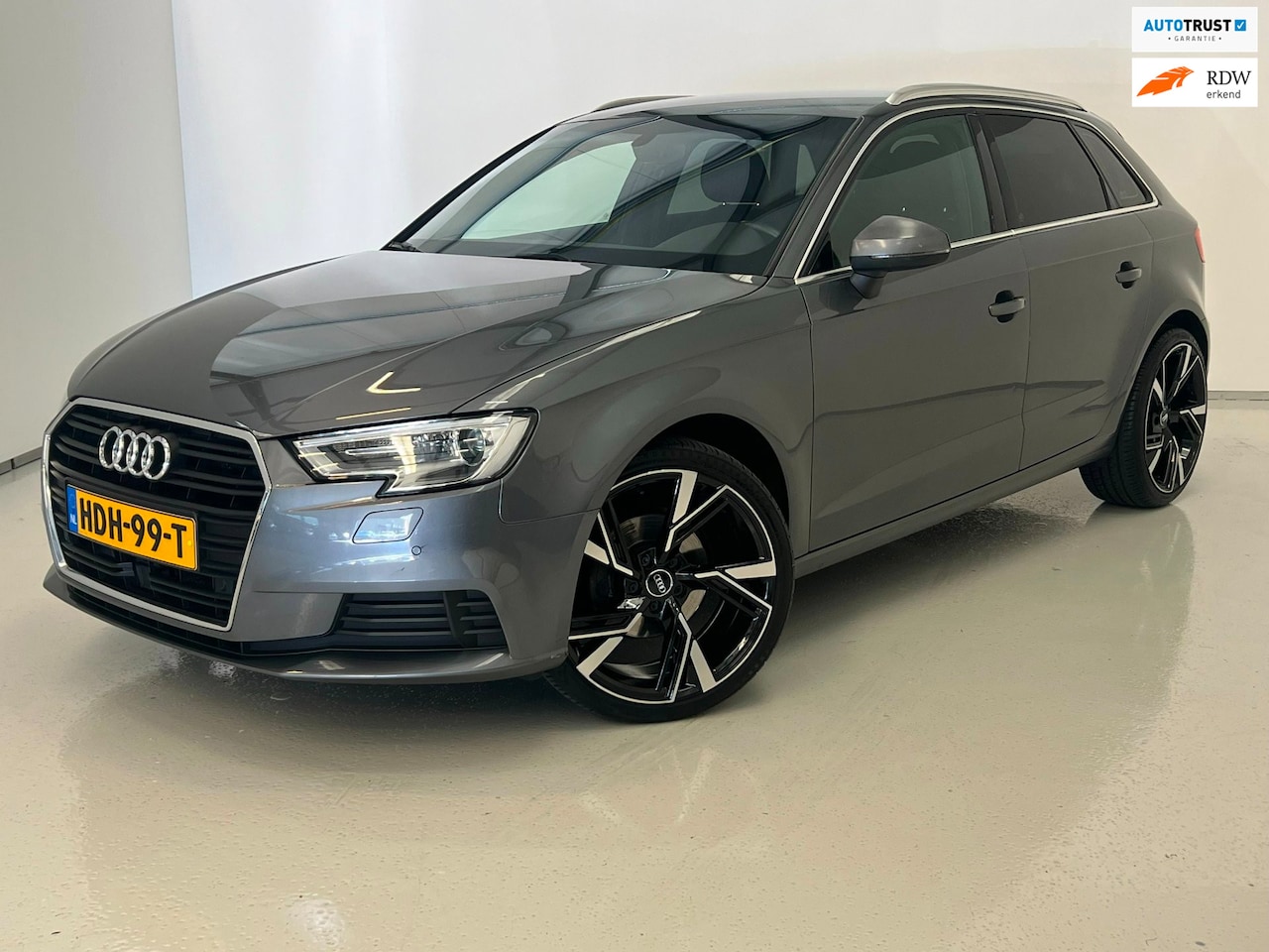 Audi A3 Sportback - 30 TFSI / CarPlay / Trekhaak / Stoelverwarming - AutoWereld.nl
