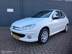 Peugeot 206 - 1.4 One-line