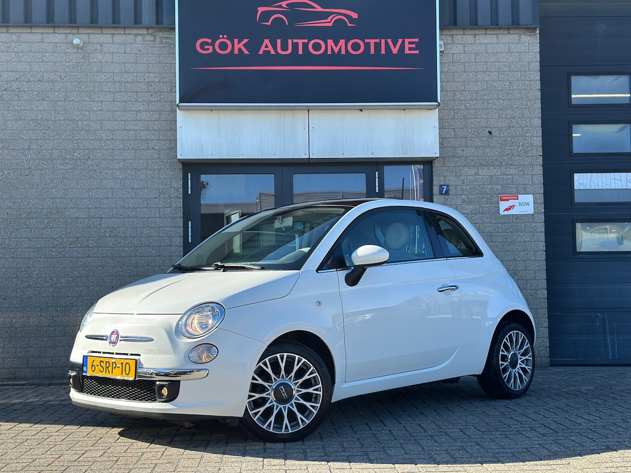 Fiat 500 - 0.9 TwinAir Lounge / Pano / Airco / LM Velgen / PDC / NAP / USB / 2De eigenaar - AutoWereld.nl