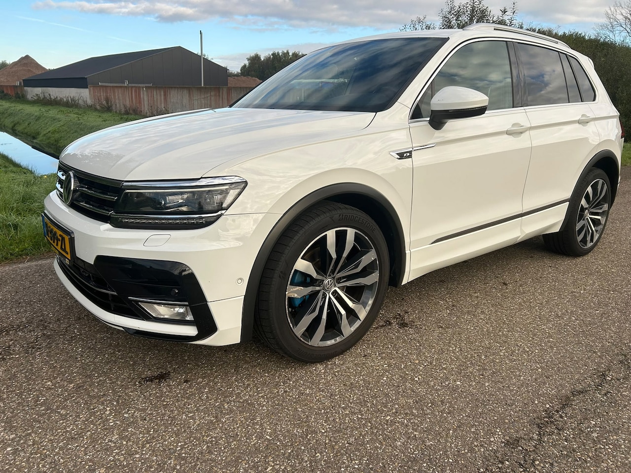Volkswagen Tiguan - 2.0 TDI Sport&Style 4Motion R - AutoWereld.nl