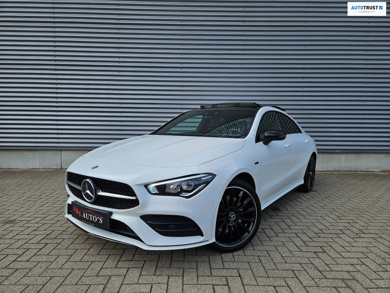 Mercedes-Benz CLA-Klasse - 250 e AMG 218pk Hybrid Panodak Camera HUD Standkachel Burmester MBUX Night Sfeer - AutoWereld.nl