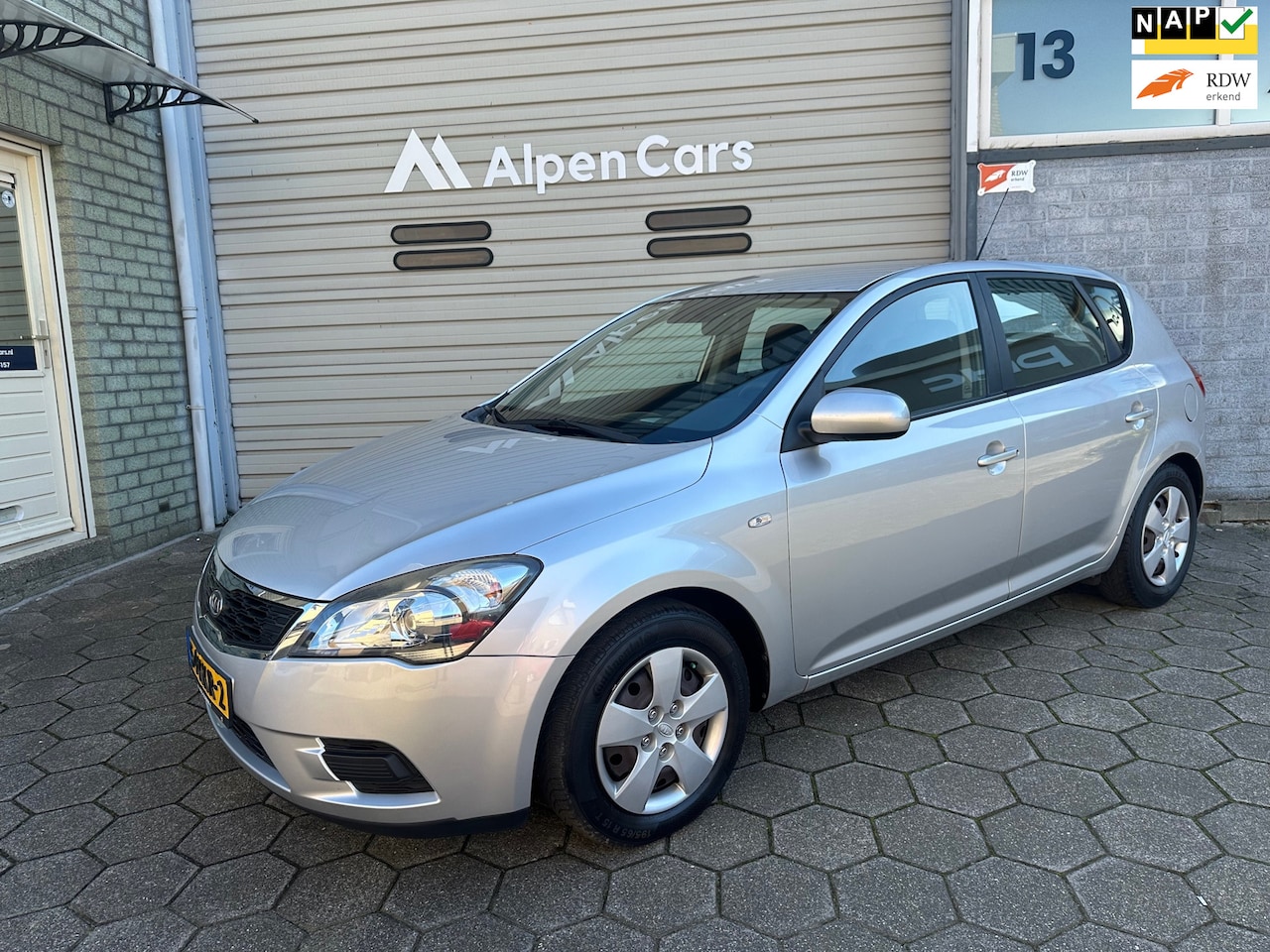 Kia Cee'd - 1.4 CVVT X-tra Airco / NAP / Trekhaak / APK 05-2027 - AutoWereld.nl