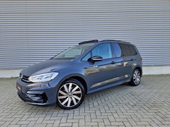 Volkswagen Touran - 1.5 TSI 150pk 7p R line Pano Acc Camera Matrix Massage Trekhaak Stuurverwarming 7zits