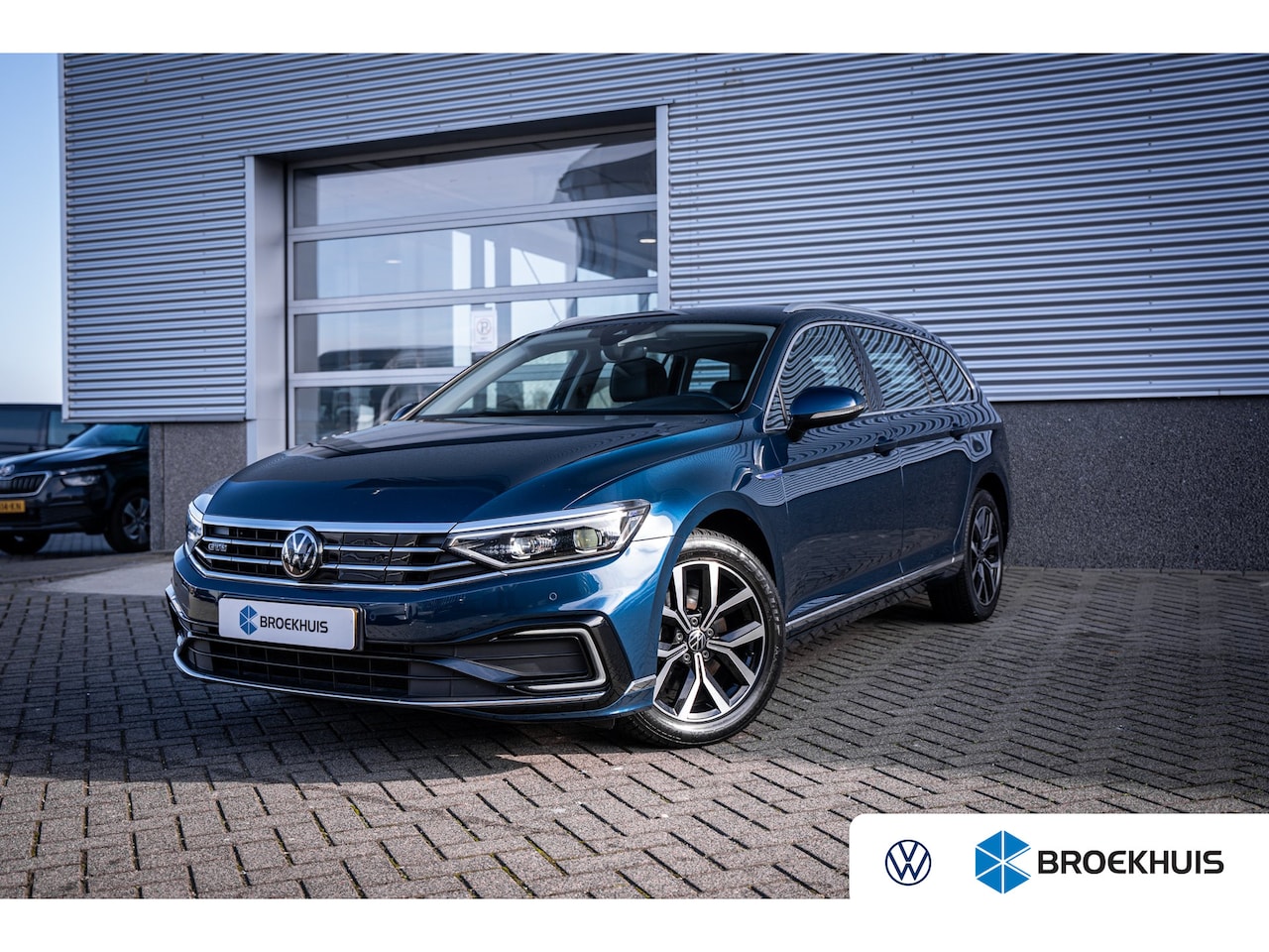 Volkswagen Passat Variant - 1.4 TSI PHEV GTE Business | Achteruitrijcamera | Elektrisch bedienbare achterklep met sens - AutoWereld.nl