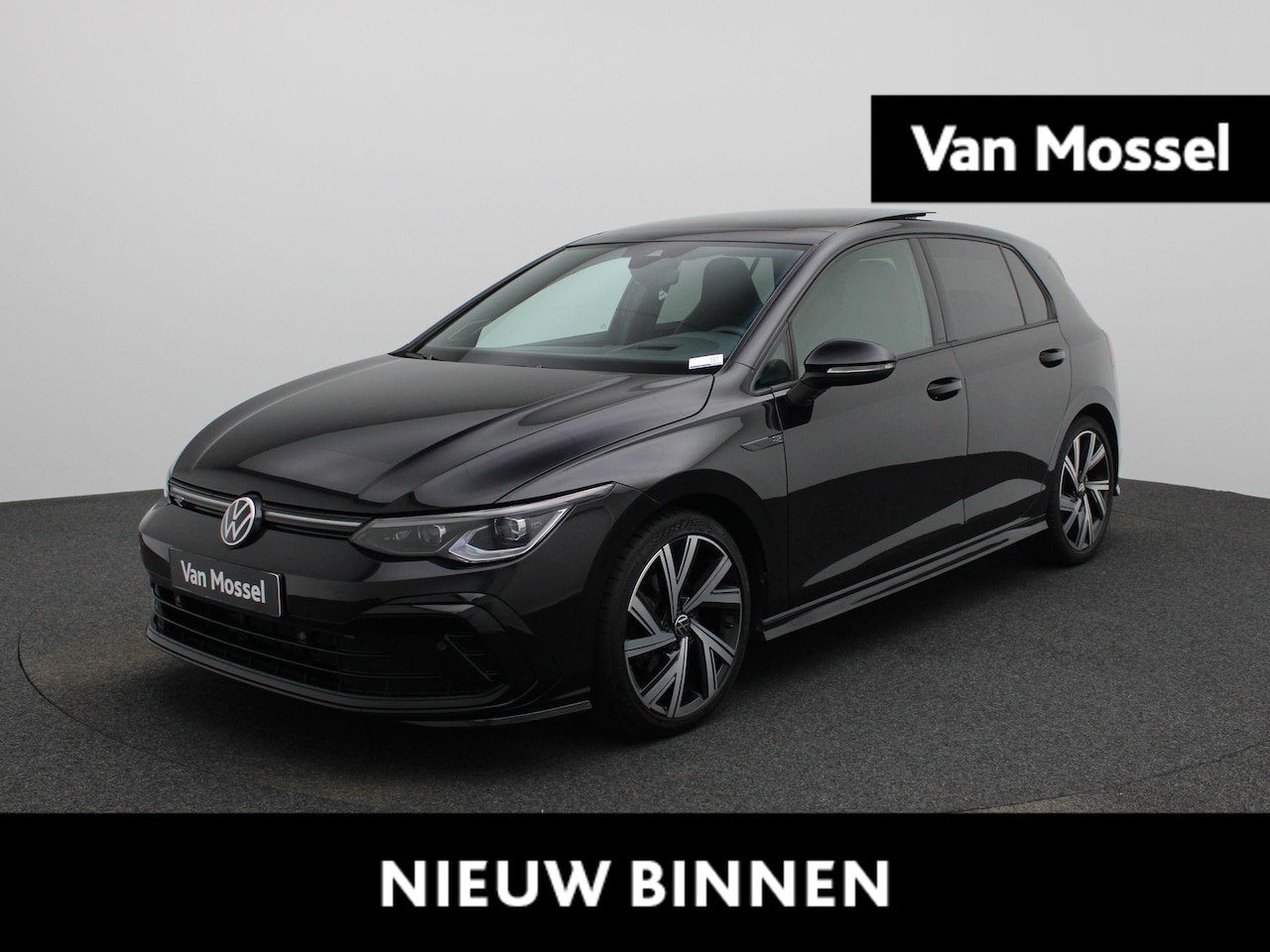 Volkswagen Golf Variant - 1.5 eTSI R-Line | Panoramadak | Navigatie | Achteruitrijcamera | Trekhaak | LED Matrix | B - AutoWereld.nl