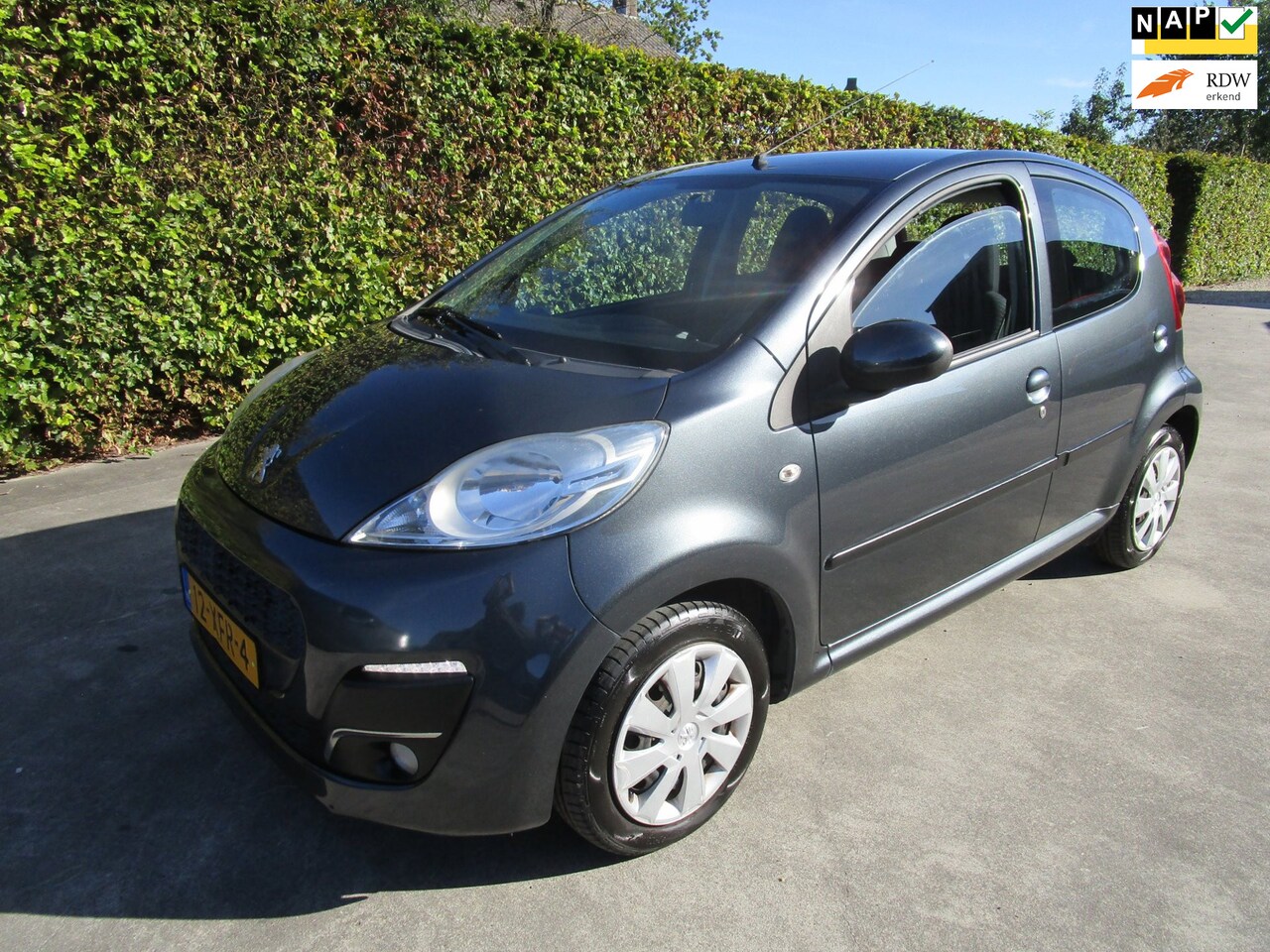 Peugeot 107 - 1.0 Active airco 5 deuren elec ramen nieuwstaat - AutoWereld.nl