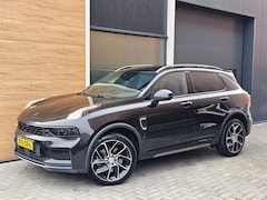 Lynk & Co 01 - 1.5 Hybride SoH-99, 03% Black-pack Pano ACC Carplay