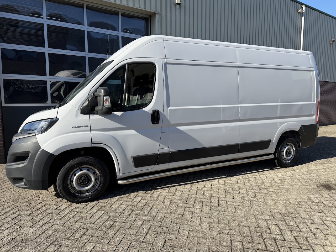 Fiat Ducato - 33 2.3 MultiJet L3H2 Airco,Cruise,3 pers,Trekhaak - AutoWereld.nl