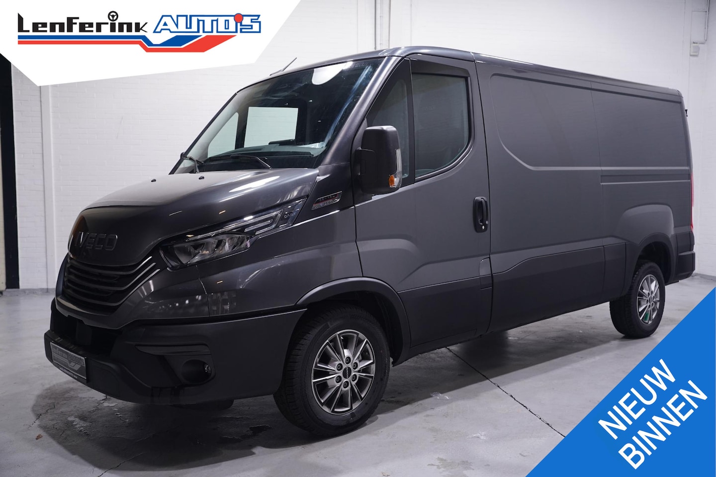 Iveco Daily - 35S18 180 pk Aut. L2H1 Laag Dak Nwe Model, Nieuw Adapt. Cruise, Camera, Navi, LED Koplampe - AutoWereld.nl