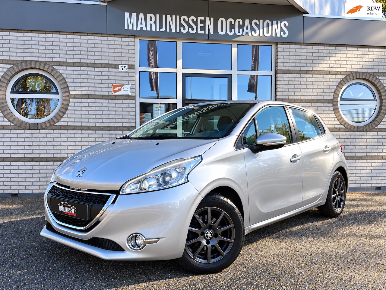 Peugeot 208 - 1.2 PureTech Style Pack Plus |Airco|CarPlay|Navi| - AutoWereld.nl