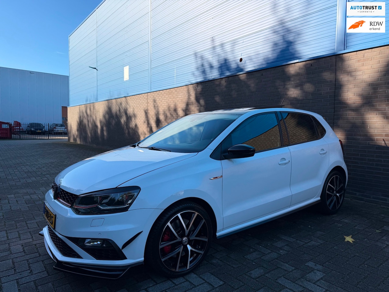 Volkswagen Polo - 1.8 TSI GTI | Milltek | Pano | Stoelverwarming | Climate | Cruise | LED | Parkeersensoren - AutoWereld.nl