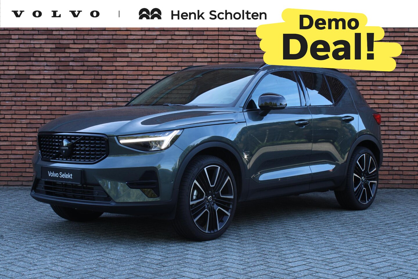 Volvo XC40 - B4 Automaat Plus Dark | Demo deal | Panoramisch schuif-/ kanteldak | Harman Kardon | Elekt - AutoWereld.nl