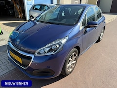 Peugeot 208 - 1.2 PureTech Active nov-2017 NAP 165.542km Boekjes zijn aanwezig. Distributie is vervangen