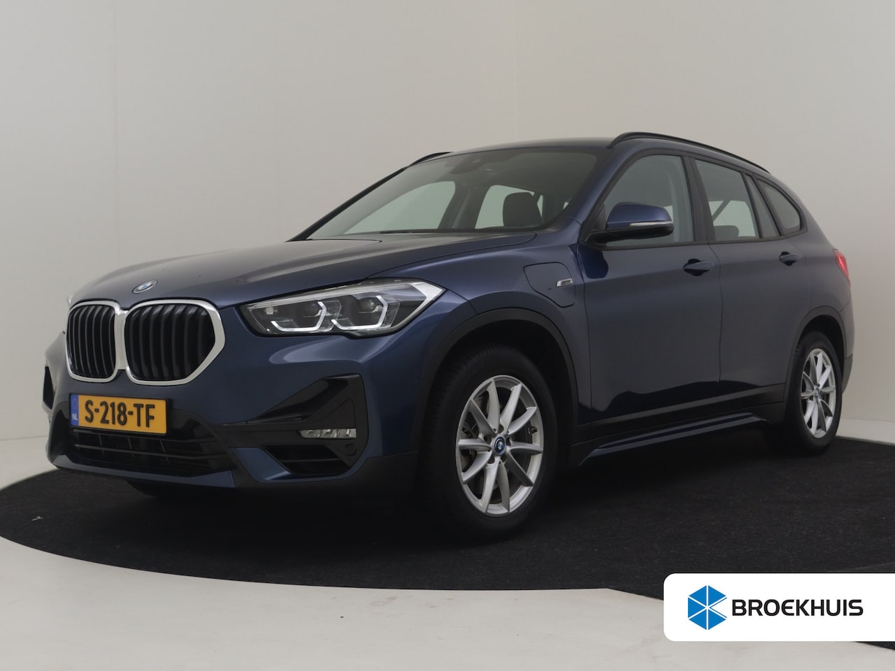 BMW X1 - xDrive25e High Executive l Slechts 41 dkm! l Leder l Stoelverwarming l Full Map Navigatie - AutoWereld.nl