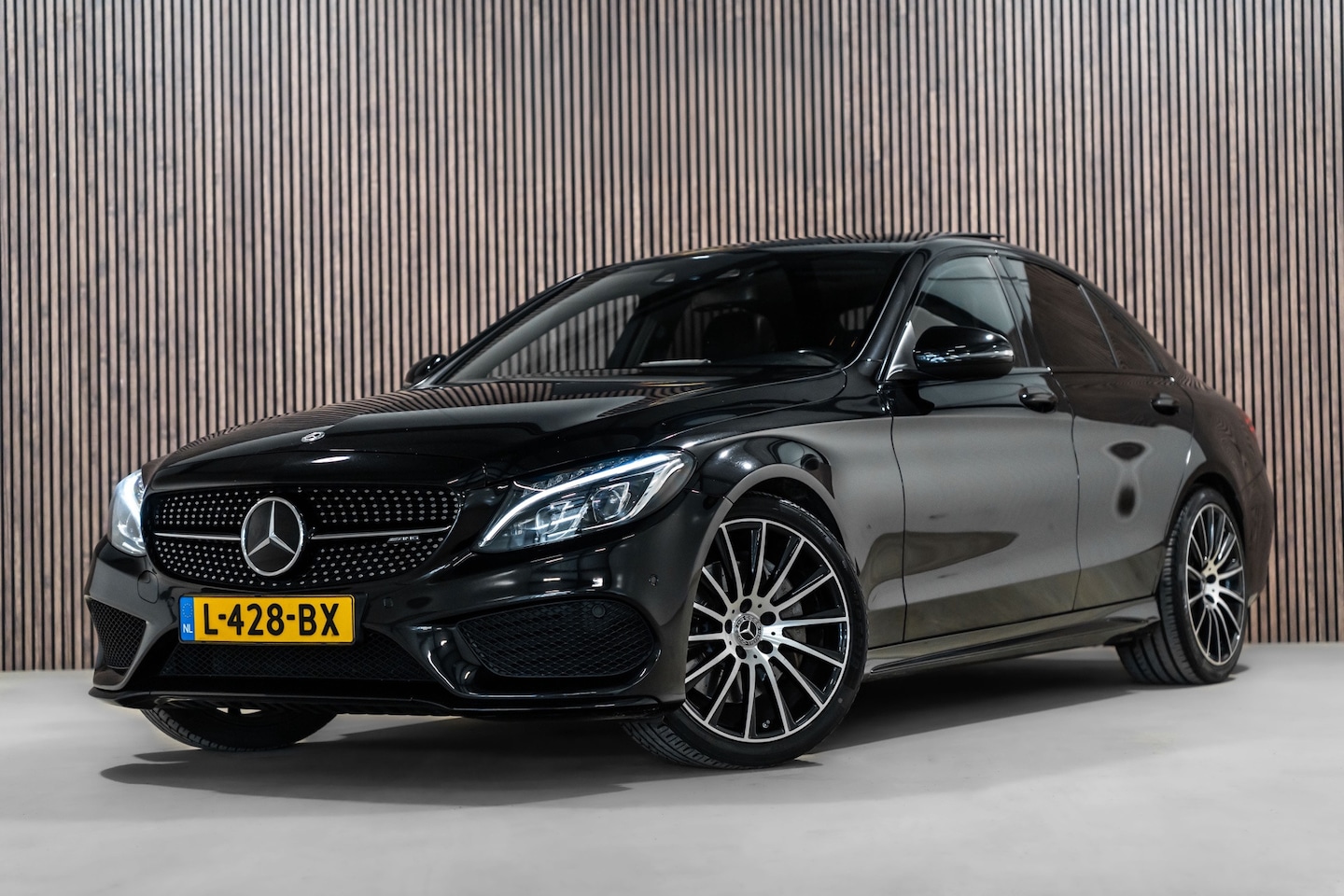 Mercedes-Benz C-klasse - 300 Prestige Full Option Pano Camera Leder PDC - AutoWereld.nl