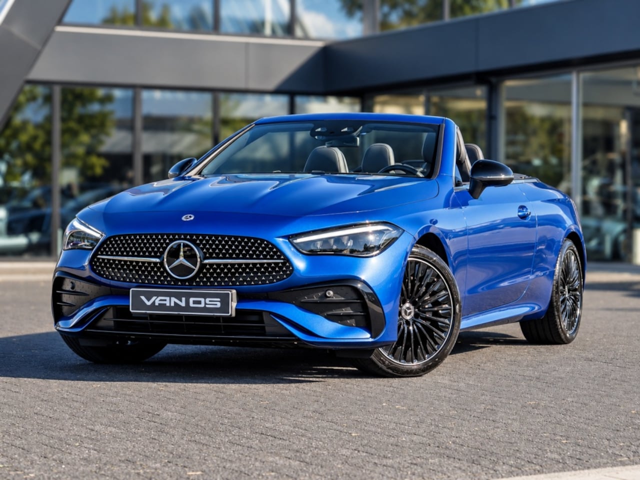 Mercedes-Benz CLE Cabriolet - CLE 200 AMG Line | Burmester | Trekhaak | Rij-Assistentiepakket | Memory - AutoWereld.nl