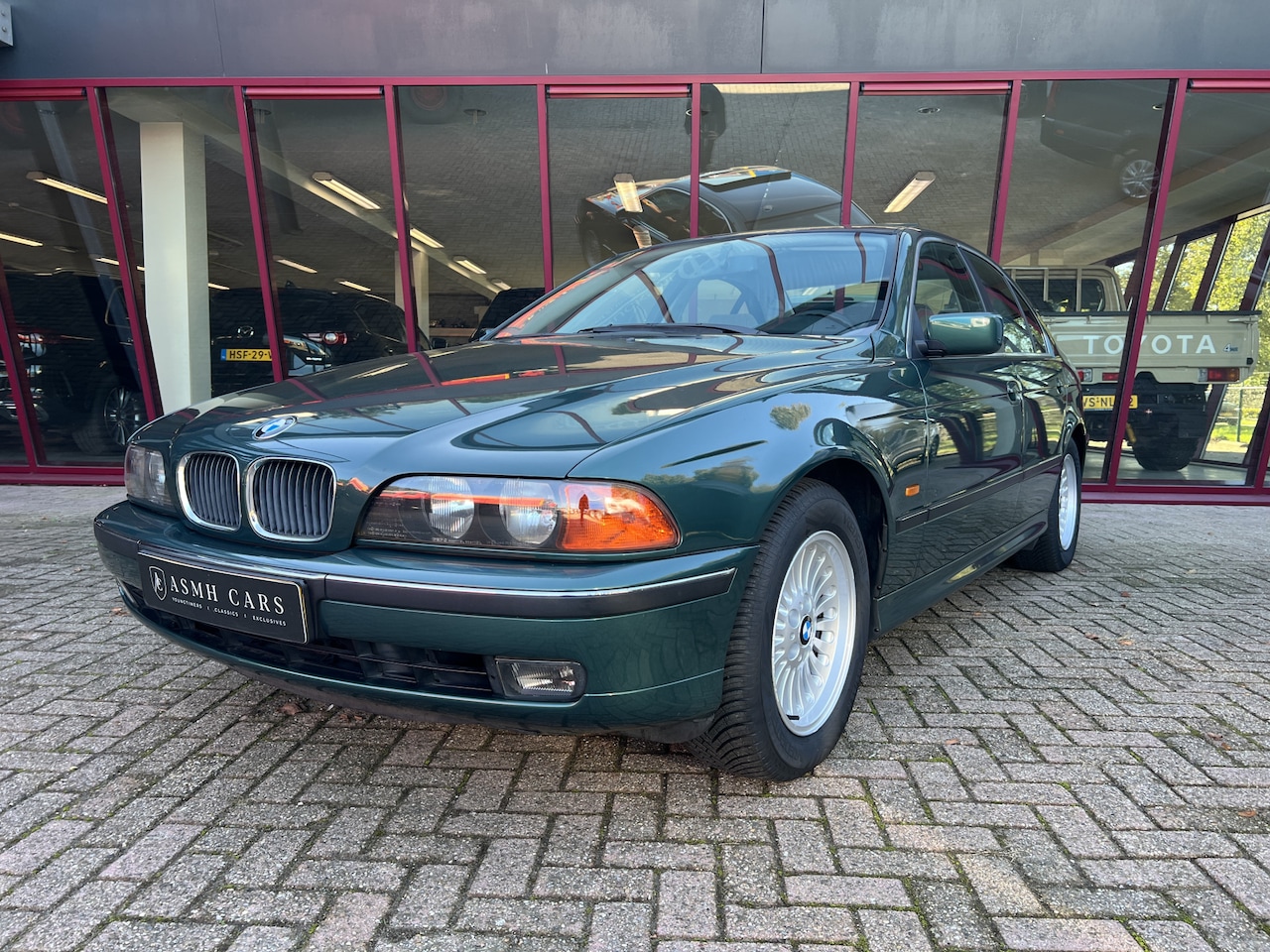 BMW 5-serie - 523i Executive | Youngtimer! | Nieuwstaat! | Vermontgrün Metallic | Volledige historie | S - AutoWereld.nl