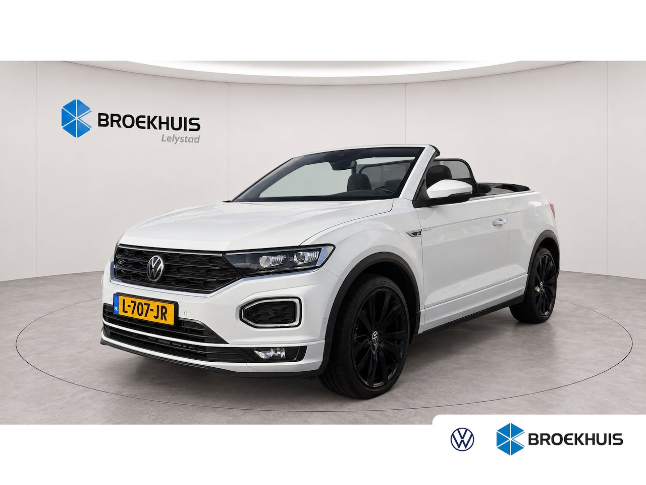 Volkswagen T-Roc Cabrio - 1.5 TSI 150PK R-LINE AUTOMAAT / NAVI / CLIMA / FULL-LED / KEYLESS / PDC / 19" LMV / CAMERA - AutoWereld.nl