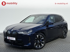 BMW iX - xDrive45 101 kWh M-Sport 'Tansanitblau' Harman Kardon NL Auto | Adaptive LED | Stuur/Stoel