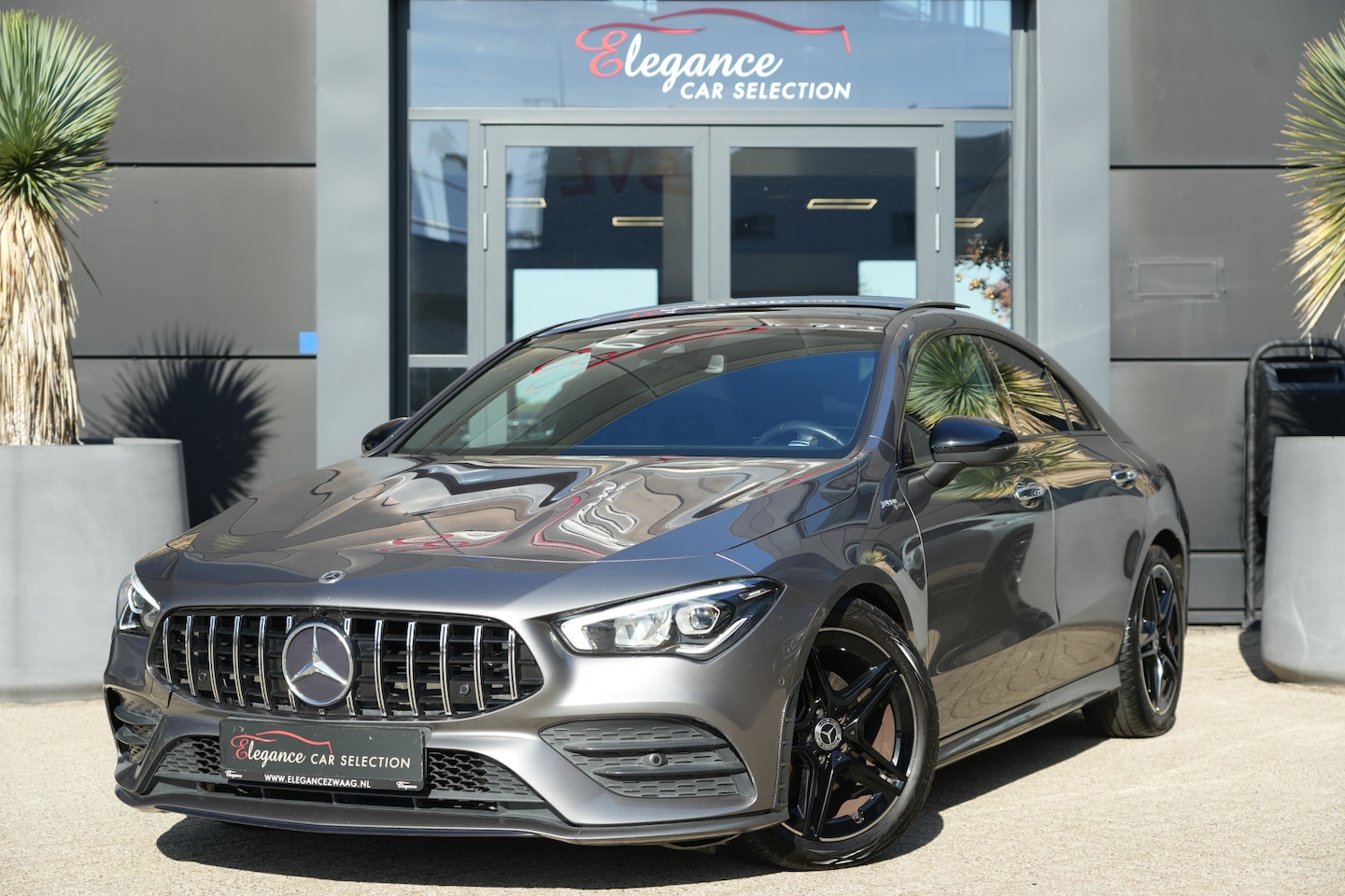 Mercedes-Benz CLA-Klasse - 180 AMG | 136pk | Pano | Stoelverwarming | Camera | - AutoWereld.nl