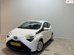 Toyota Aygo - 1.0 VVT-i x Airco/Achteruitrij camera/5 drs/Carplay