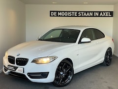 BMW 2-serie Coupé - 220i Black Pack