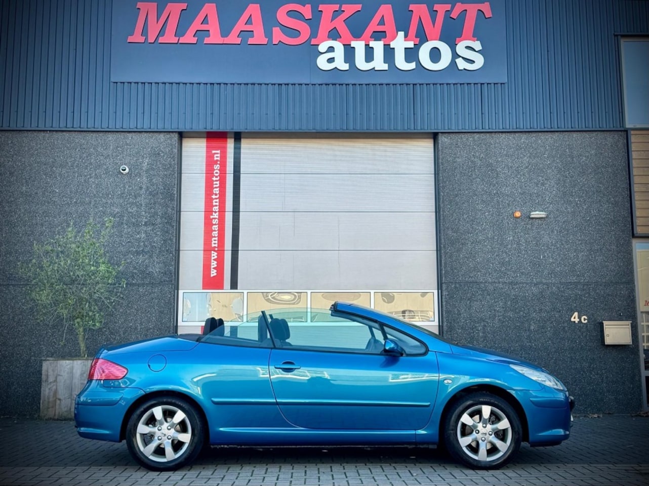 Peugeot 307 CC - 2.0 16V Coupe Pack NL Auto / Perfect onderhoud / Distributie v.v in 2026 / Blue Neysha / T - AutoWereld.nl