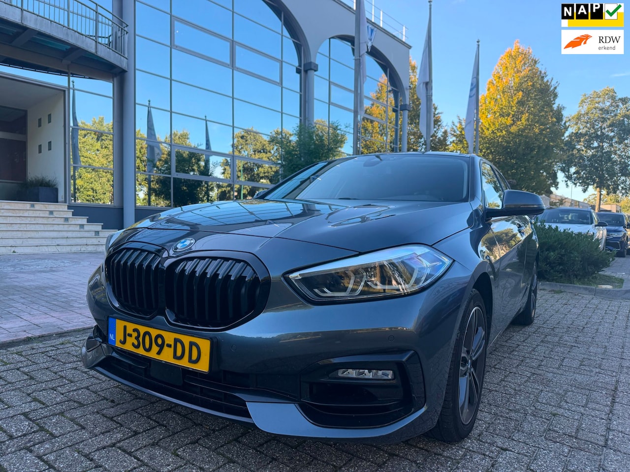 BMW 1-serie - 118i Executive Edition aut 158000 km N.A.P - AutoWereld.nl