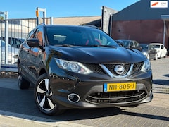 Nissan Qashqai - 1.2 N-Connecta | Panoramadak | Trekhaak | Stoelverwarming | A.Camera + rondom zicht |
