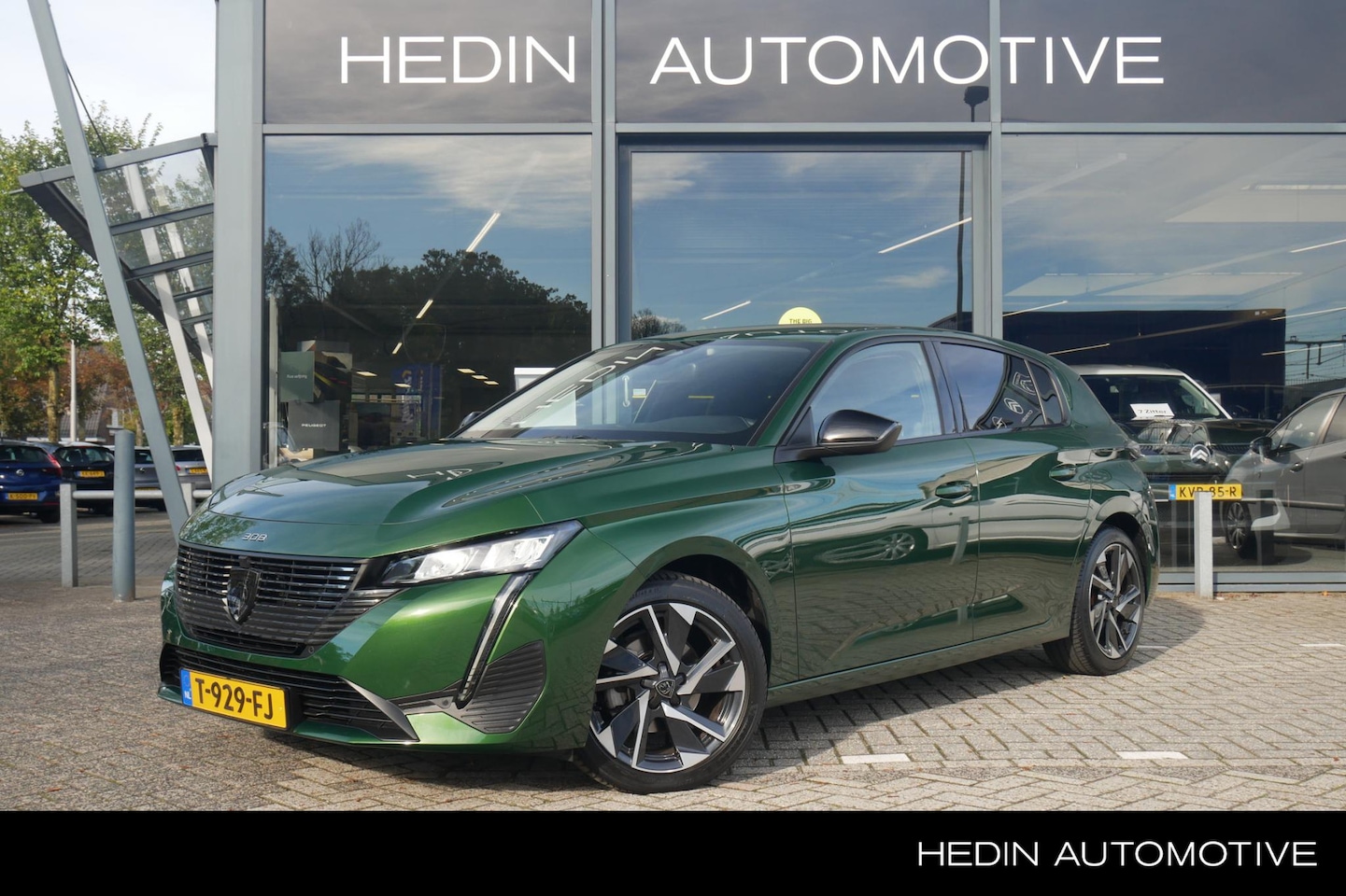 Peugeot 308 - 1.2 Allure Pack Business | Camera | Stoelverwarming | Navigatie | DAB | Carplay / Android - AutoWereld.nl
