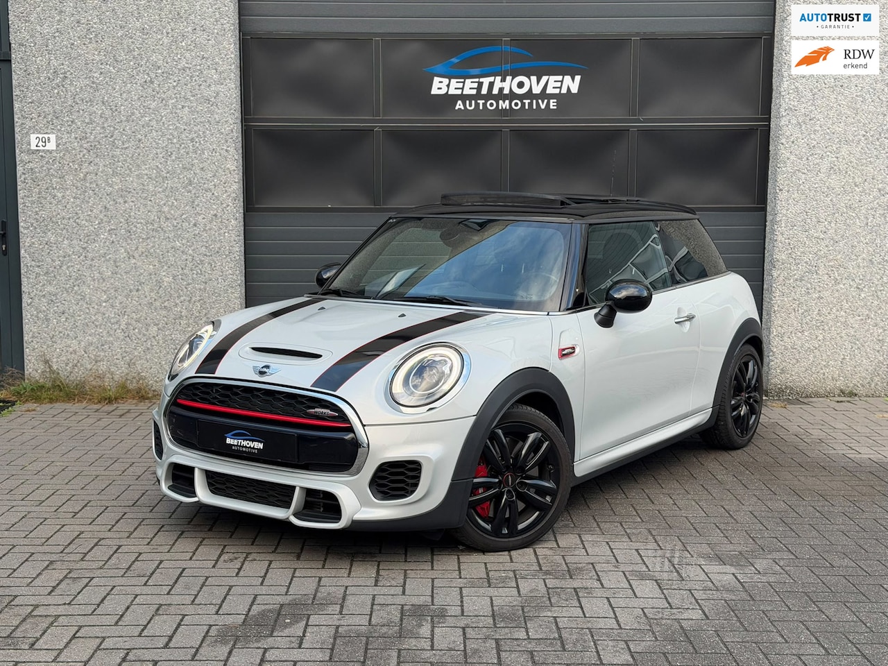 MINI John Cooper Works - 2.0 Pano/H&K/Camera - AutoWereld.nl