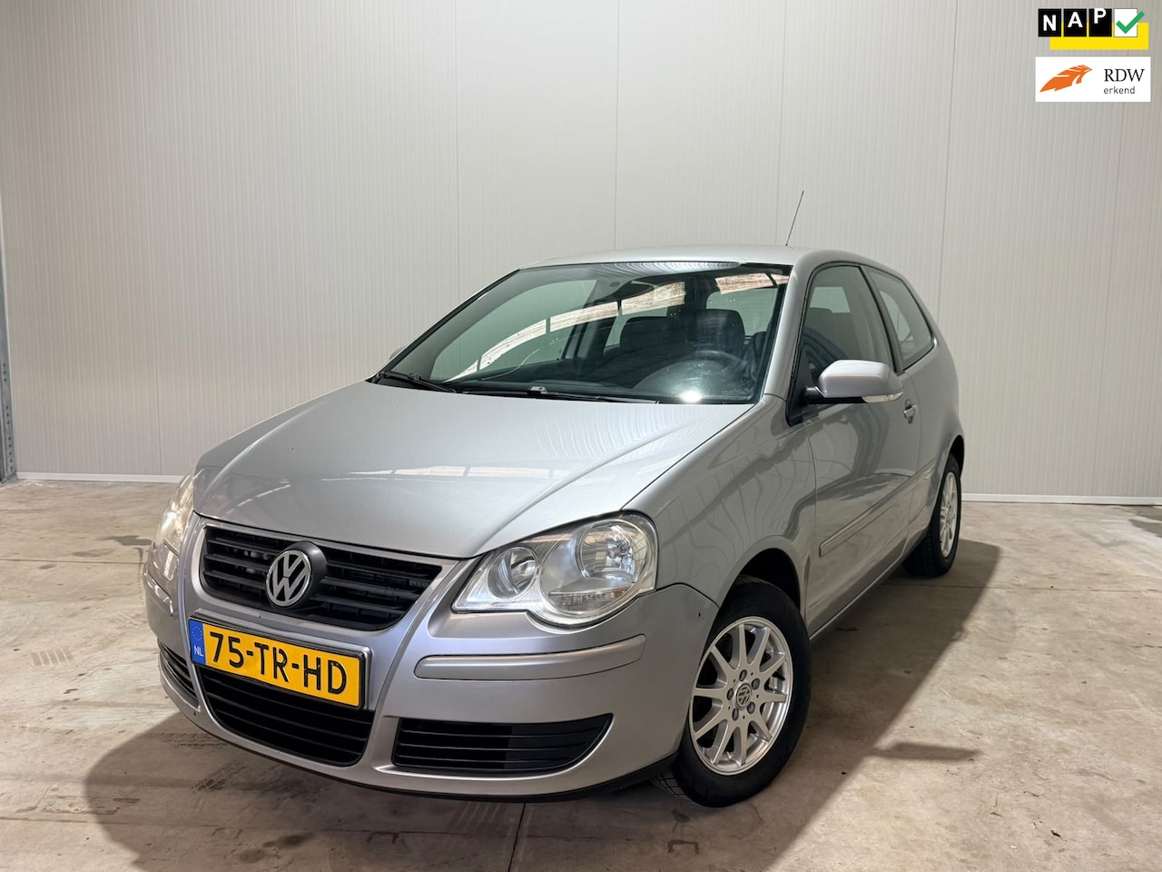 Volkswagen Polo - 1.2 Optive Airco/Elektrische ramen - AutoWereld.nl