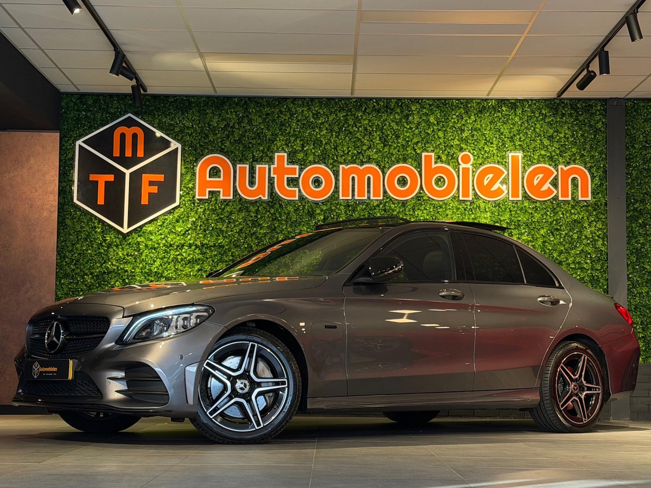 Mercedes-Benz C-klasse - 300 e AMG Night ed. |PANO|FACELIFT|LANEASS.|GARANTIE - AutoWereld.nl