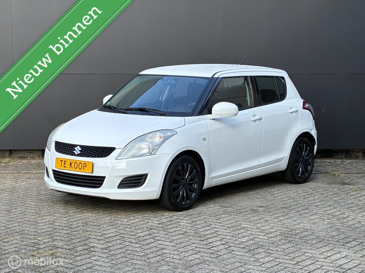 Suzuki Swift - 1.2 Comfort Automaat 5-drs Dealer-onderhouden - AutoWereld.nl