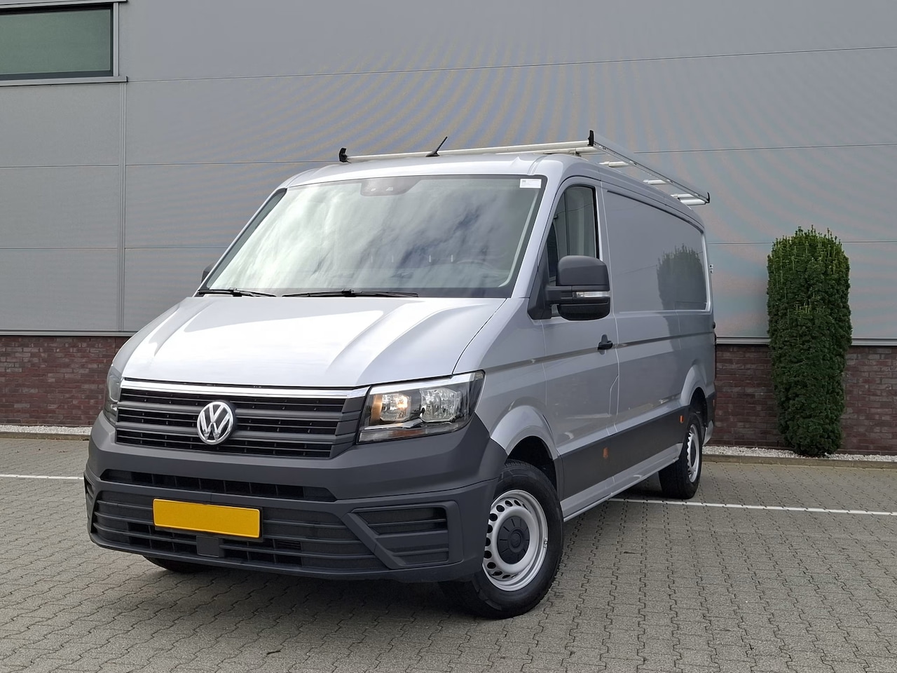 Volkswagen Crafter - 2.0 TDI 140pk Automaat L3 H2 Inrichting (Wordt verwacht) - AutoWereld.nl