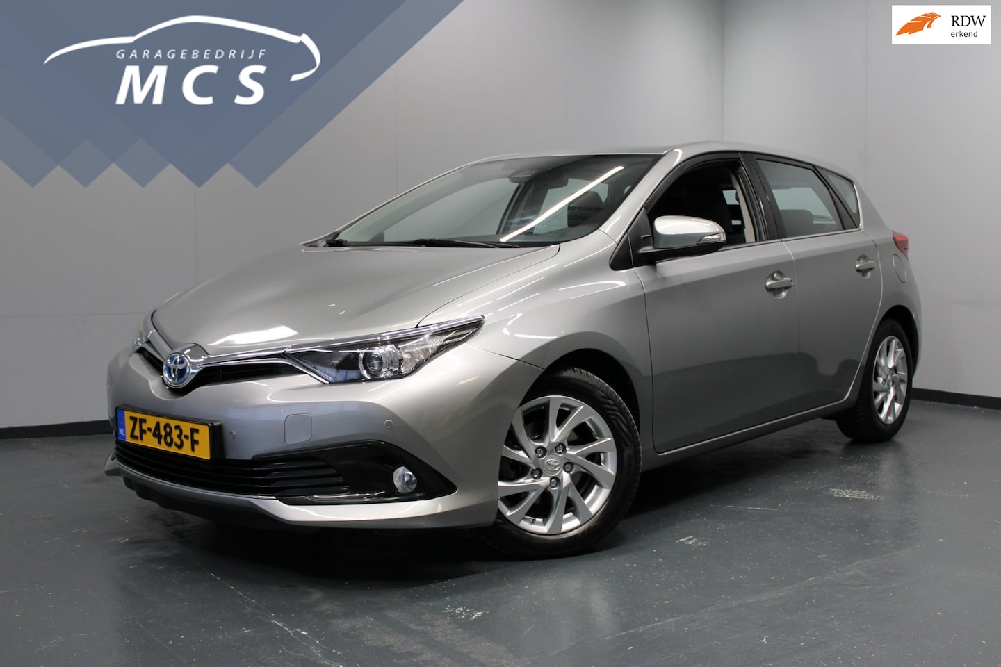 Toyota Auris - 1.8 Hybrid Volcano Edition / Trekhaak / Elektr ramen - AutoWereld.nl