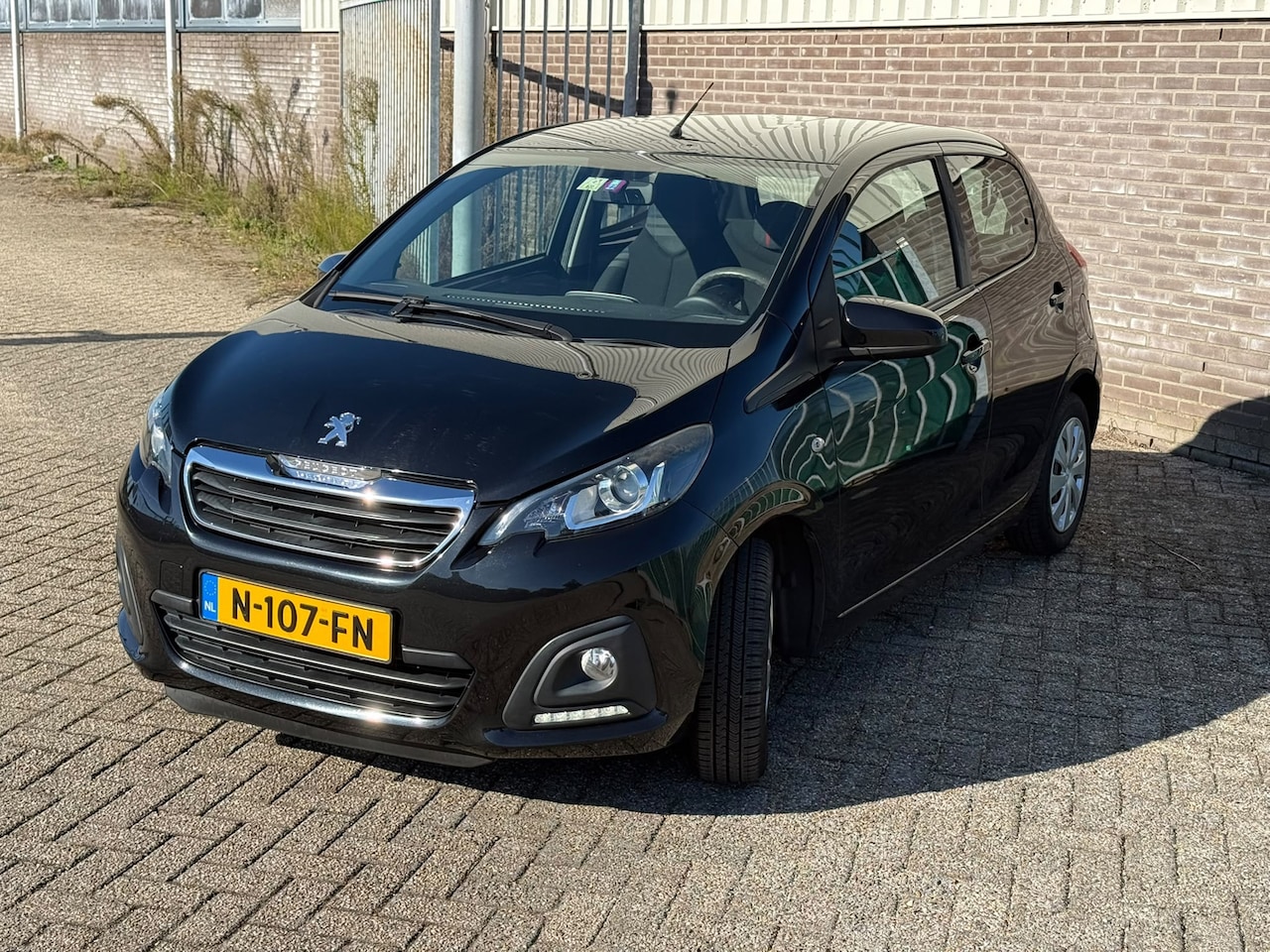 Peugeot 108 - 1.0 e-VTi Active | Zwart | Airco - AutoWereld.nl