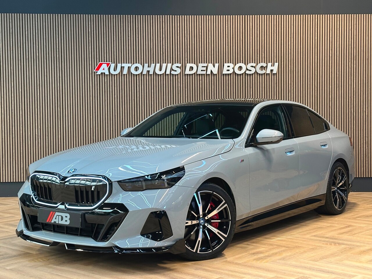 BMW i5 - EDrive40 84 kWh M Sport - Pano - 360 - H&K - Keyles - AutoWereld.nl