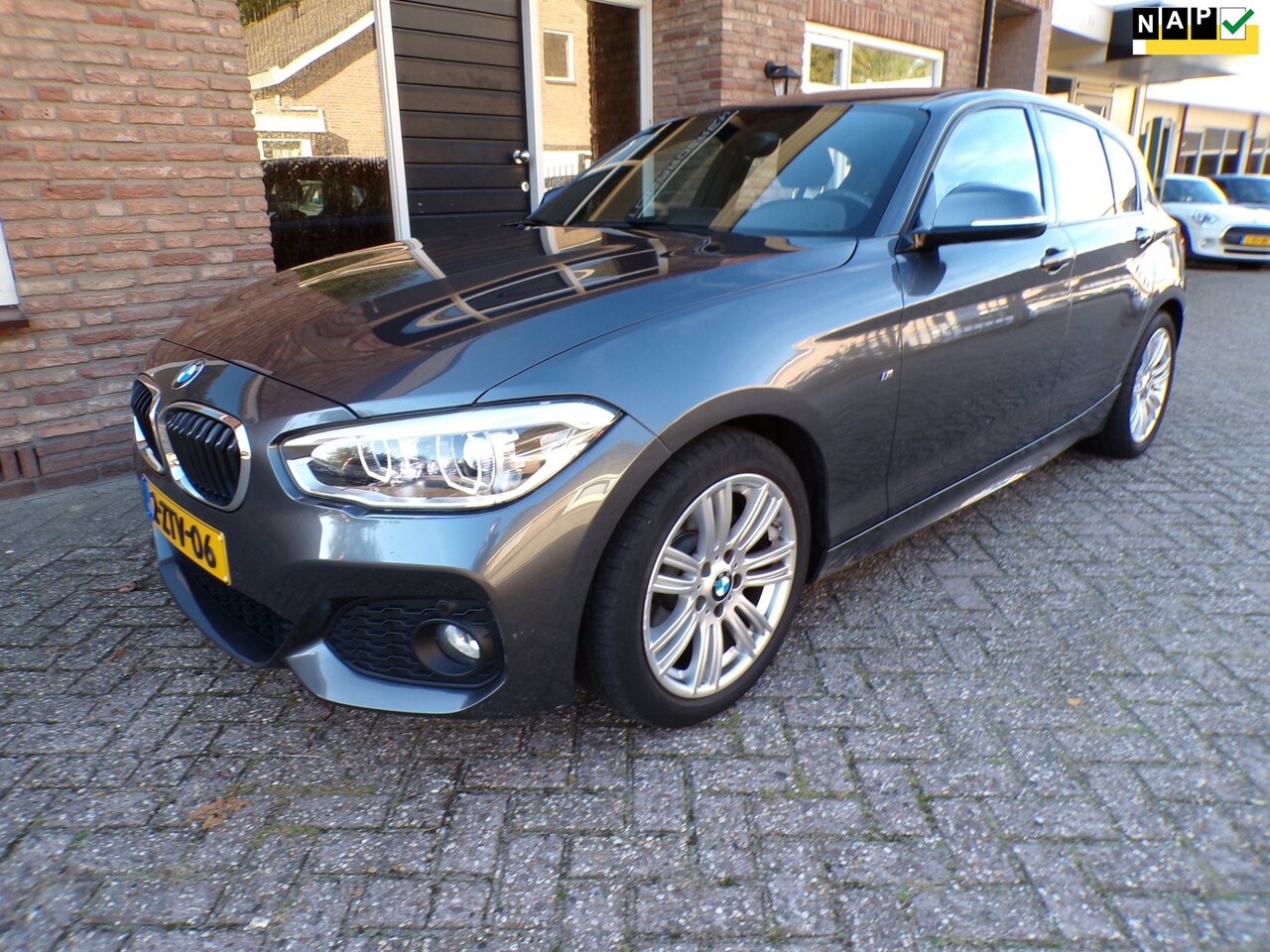 BMW 1-serie - 118i Automaat / Navi / Clima / M Pakket - AutoWereld.nl
