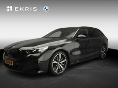 BMW 5-serie Touring - 530e | M-Sportpakket | Individual uitv. | LED | HUD | SOH 99% | Active Cruise | Sportstoel