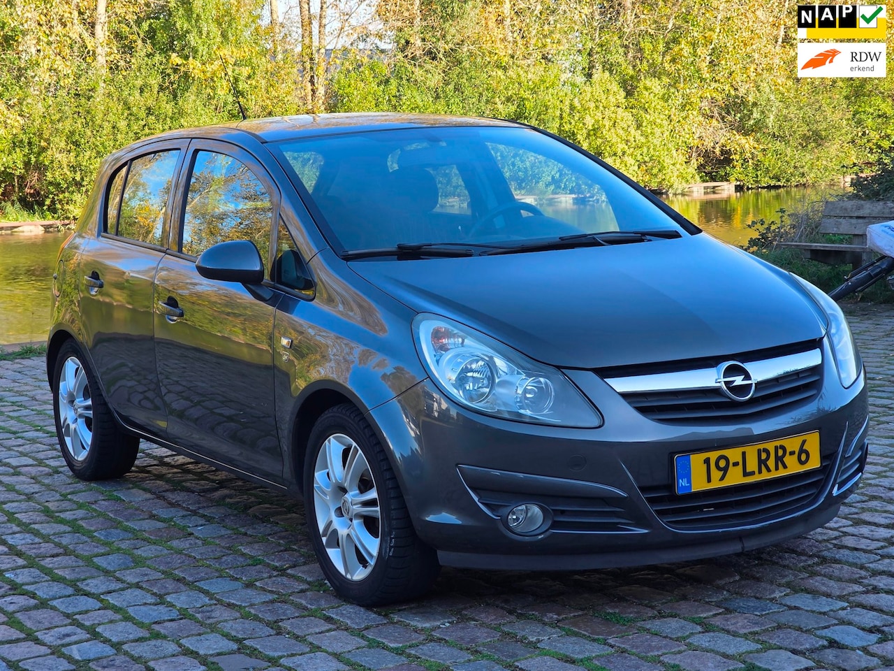 Opel Corsa - 1.4-16V '111' Edition 1e eigenaar airco cruis control cv op afs elektrische ramen - AutoWereld.nl