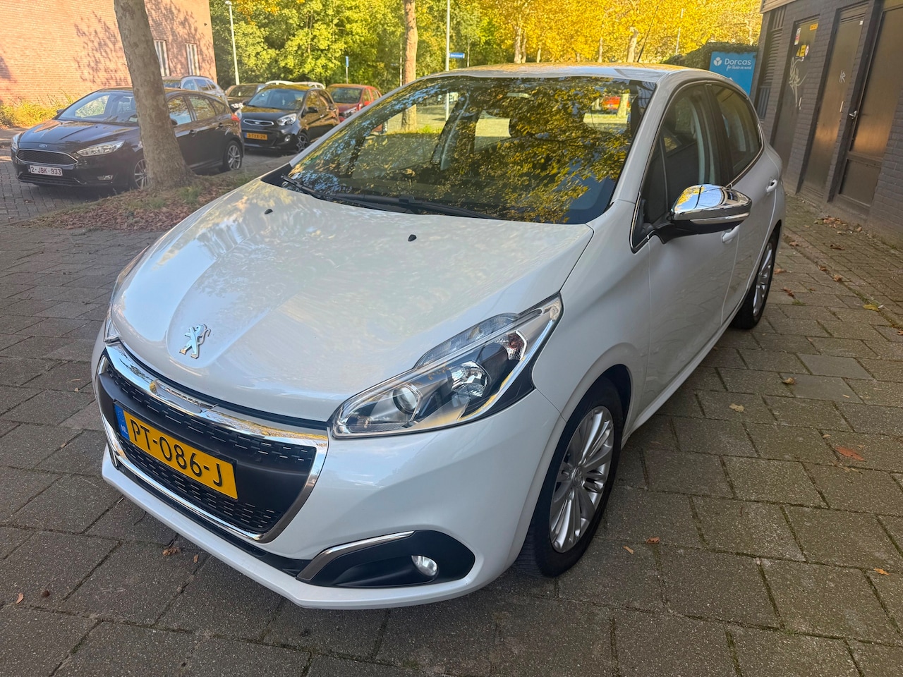 Peugeot 208 - 1.2 PureTech Blue Lease Executive Nieuw APK! - AutoWereld.nl