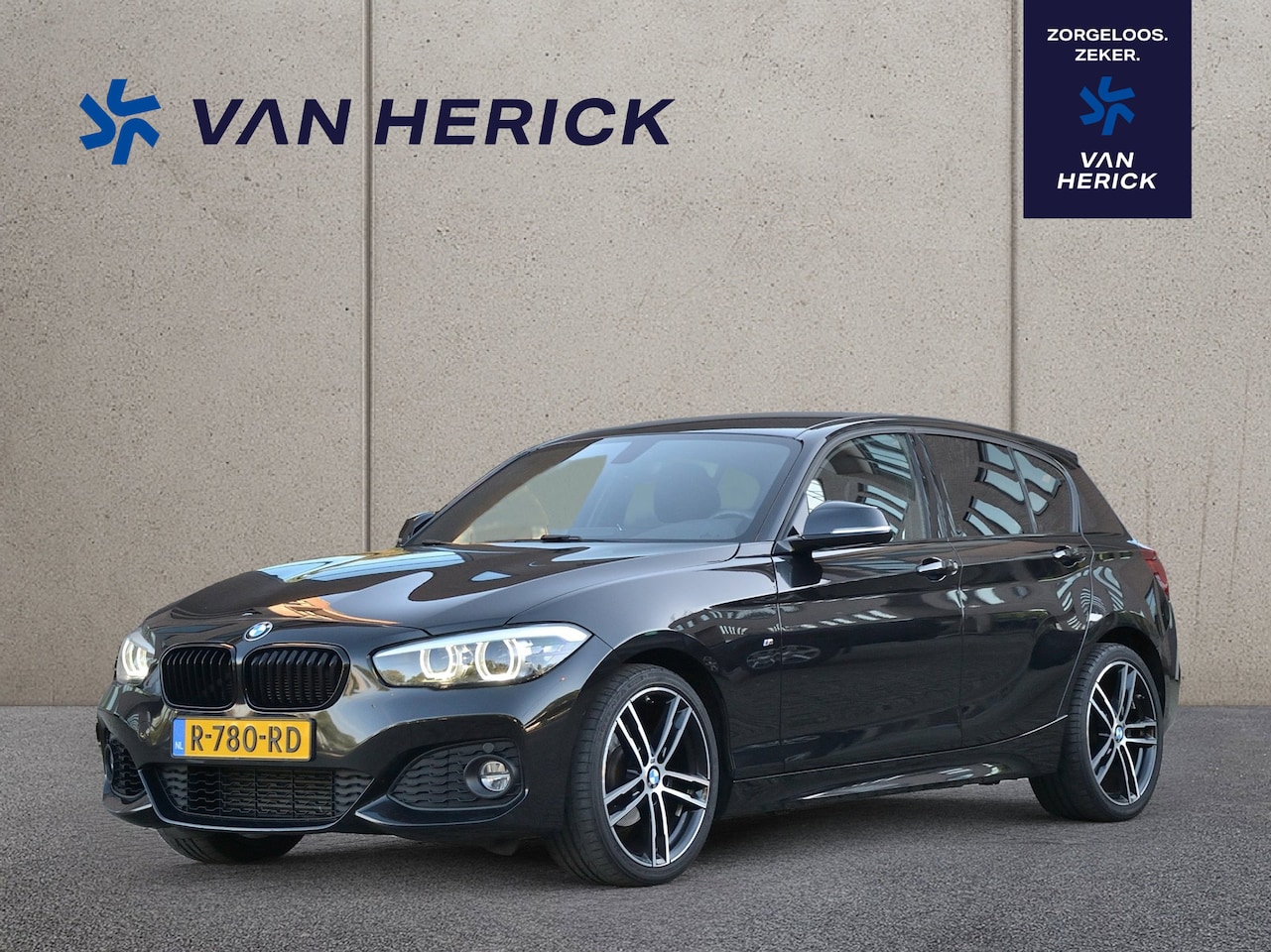 BMW 1-serie - 118i Edition M Sport Shadow Automaat | Navigatie | Spiegelpakket | Stoelverwarming - AutoWereld.nl
